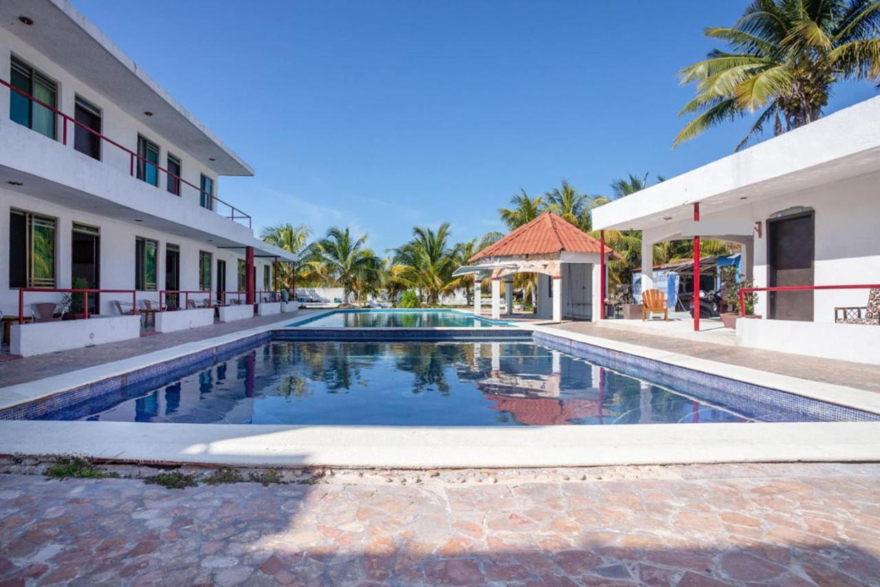 Pelican Inn At Las Dunas Chelem Esterno foto