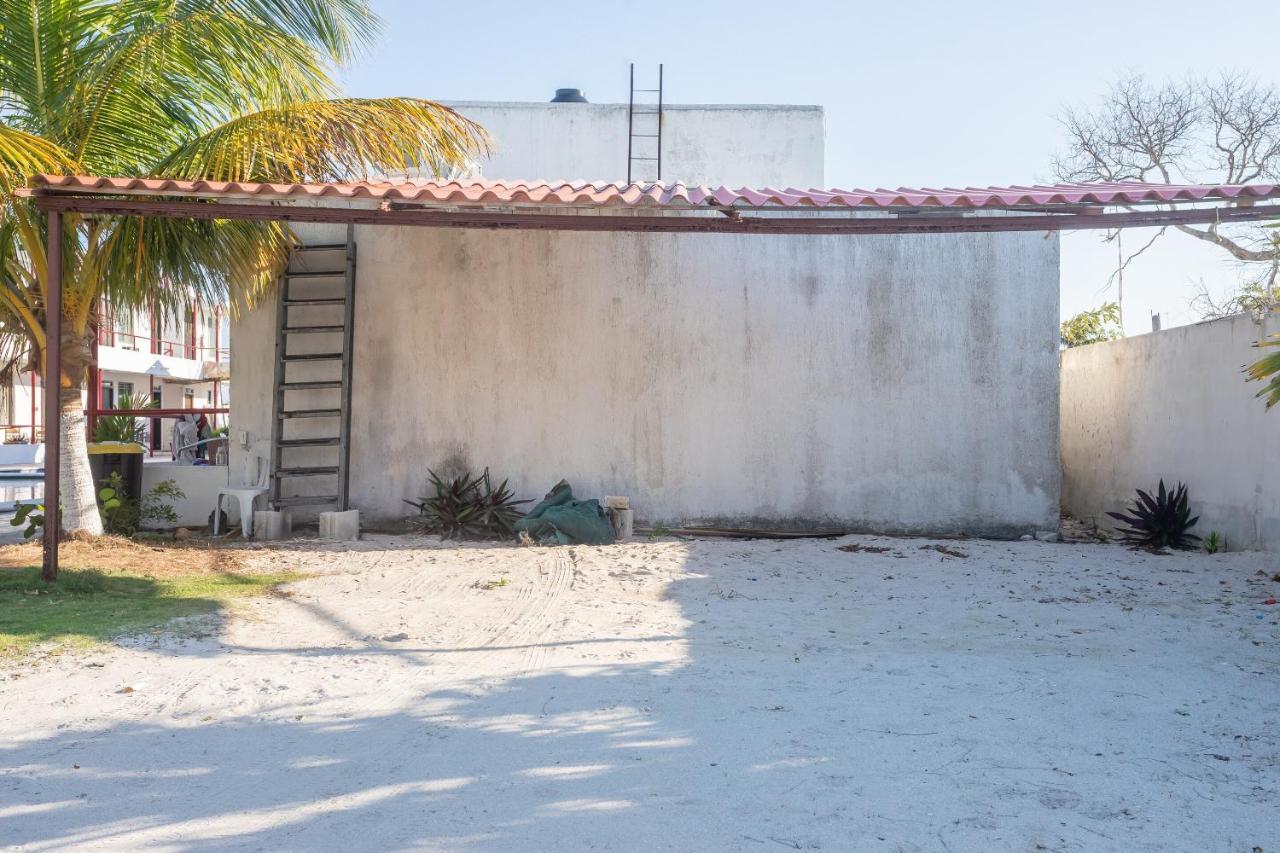 Pelican Inn At Las Dunas Chelem Esterno foto
