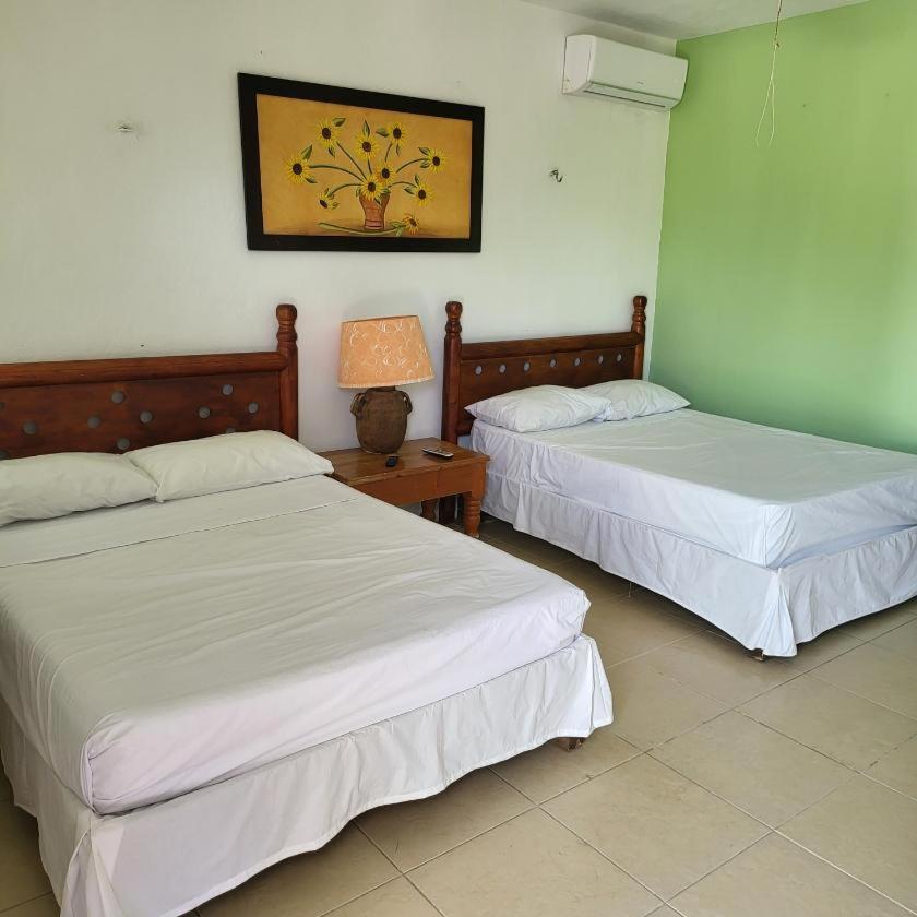 Pelican Inn At Las Dunas Chelem Esterno foto