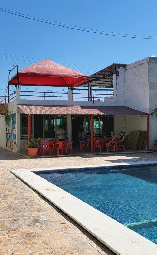 Pelican Inn At Las Dunas Chelem Esterno foto