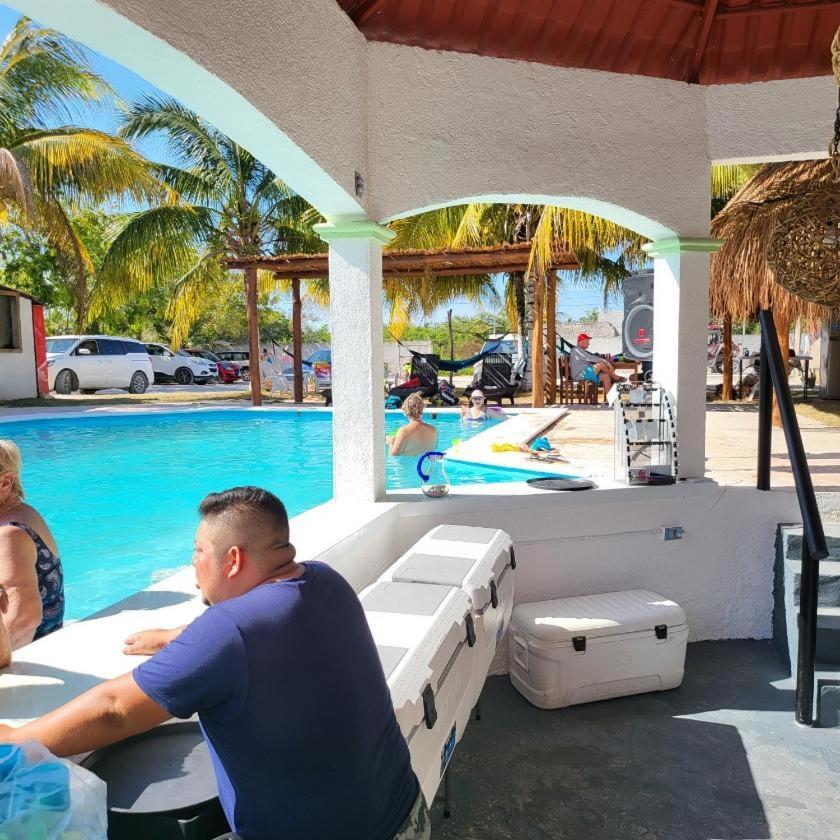 Pelican Inn At Las Dunas Chelem Esterno foto