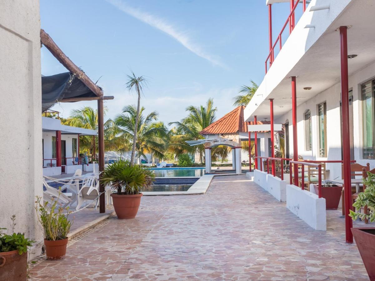 Pelican Inn At Las Dunas Chelem Esterno foto